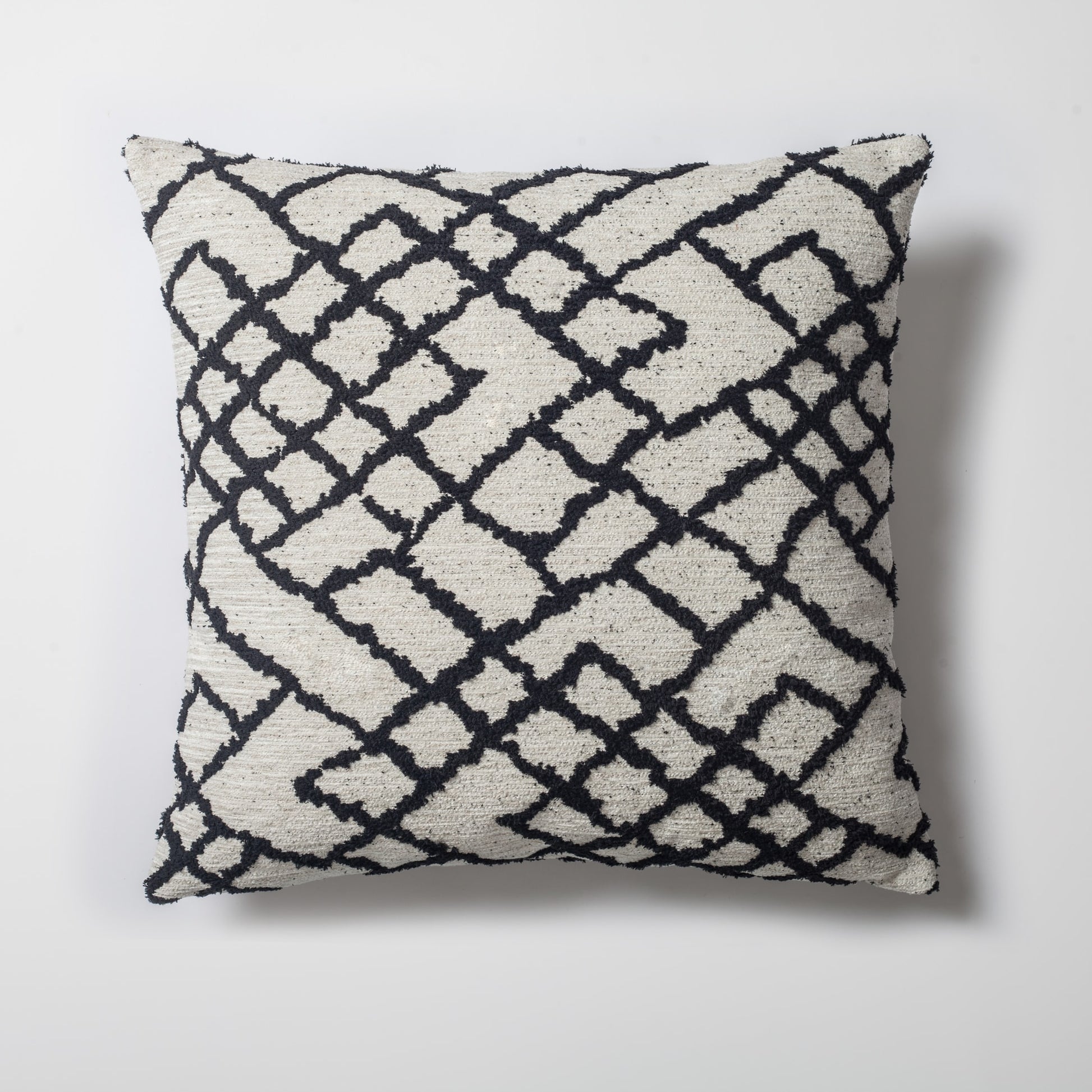 Maya  - Etnik Kilim Desenli Kırlent 50x50 - Siyah & Beyaz Kırlent