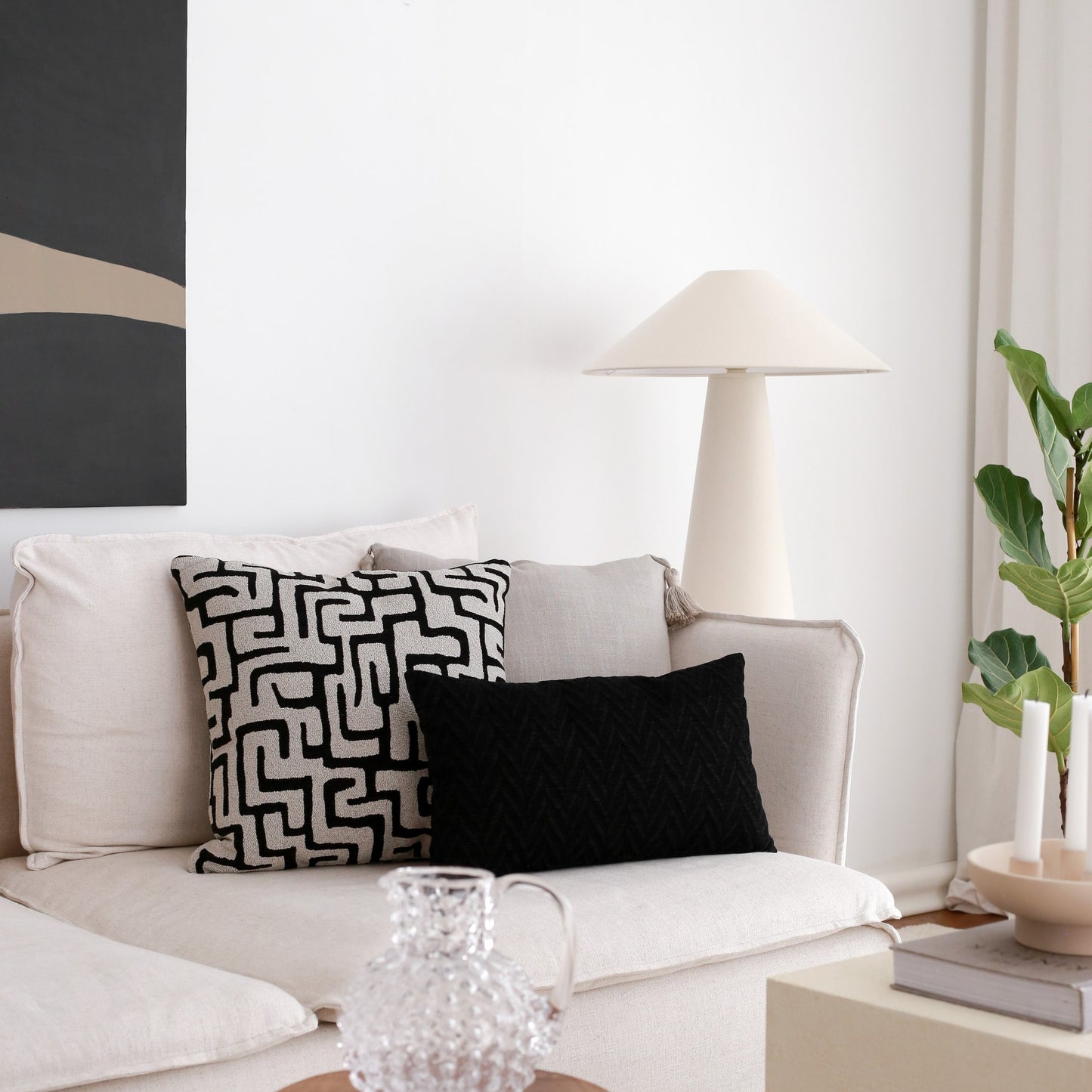 Norm - Labirent Desenli 50x50 Kırlent - Siyah