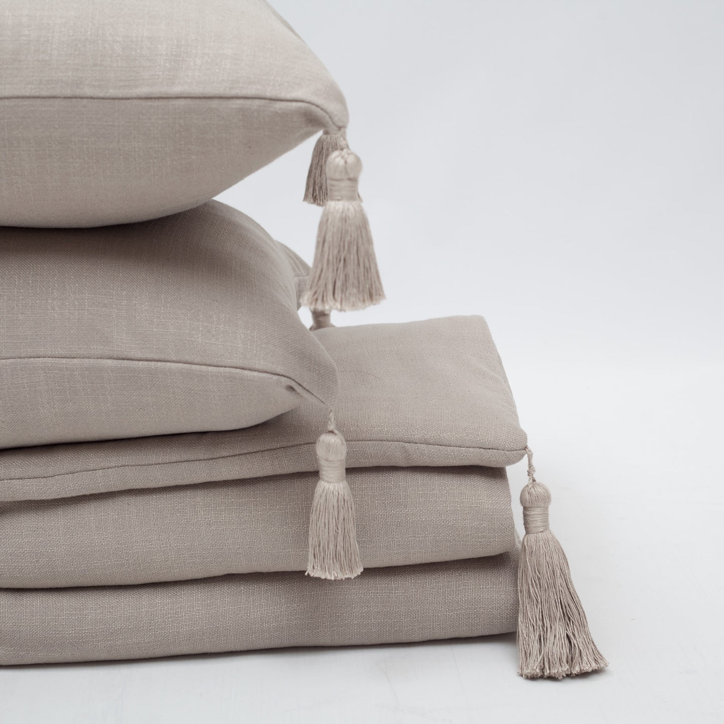Lusso & Loom Nevresim Takımı + Runner 2 Yastıklı Set - Taş