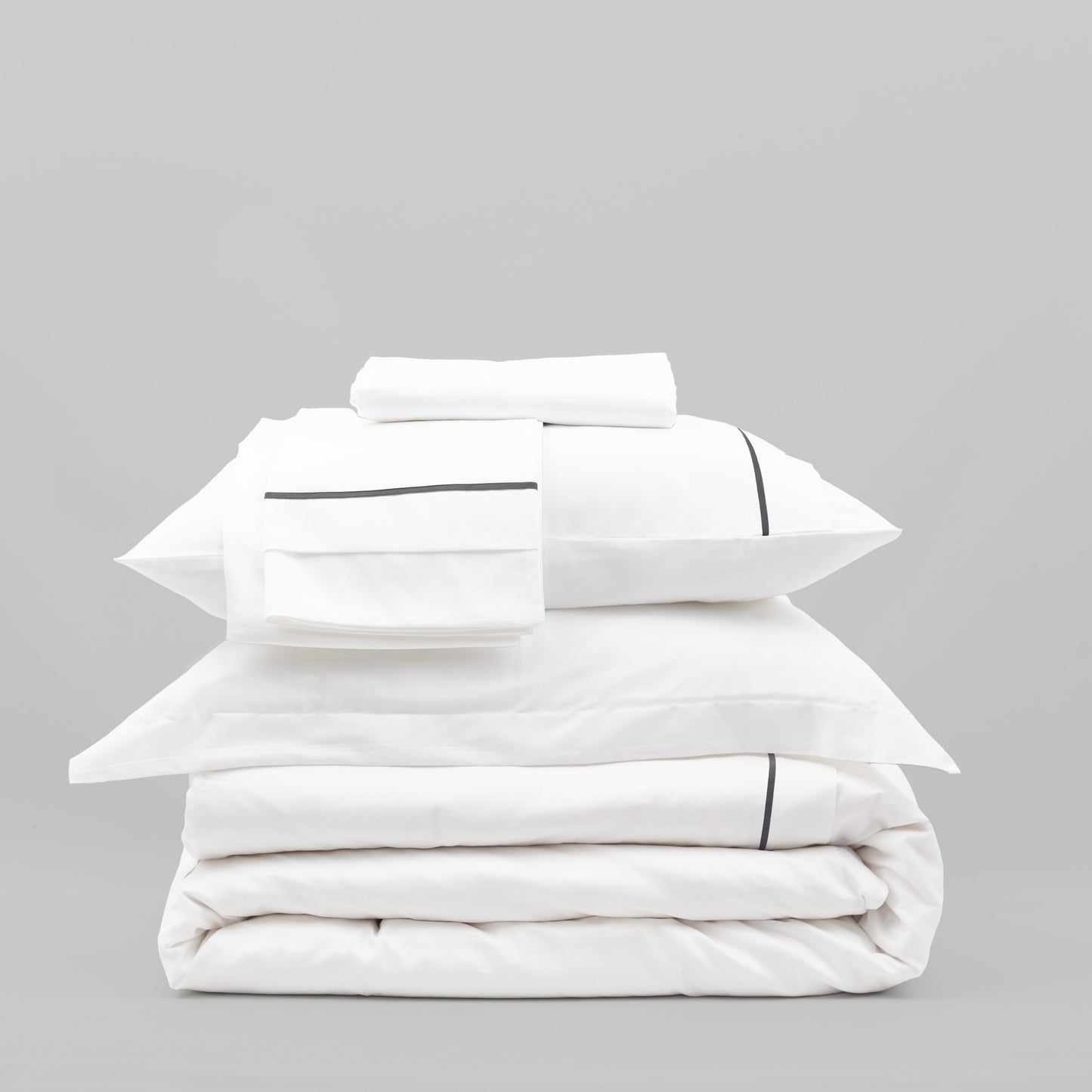 Lusso & Loom Nevresim Takımı + Runner 2 Yastıklı Set - Koyu Gri
