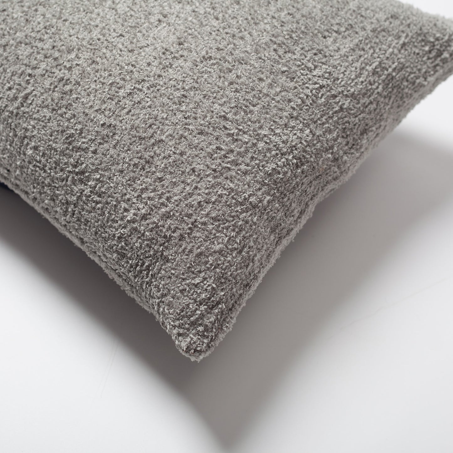 Cozy - Sheepskin Dokulu Tüylü Kırlent 35x70 - Açık Gri