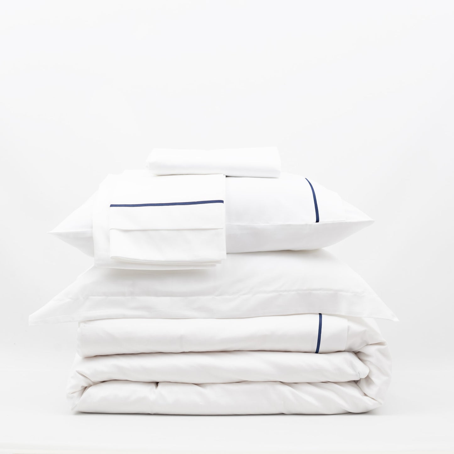 Lusso & Loom Nevresim Takımı + Runner 2 Yastıklı Set - Lacivert