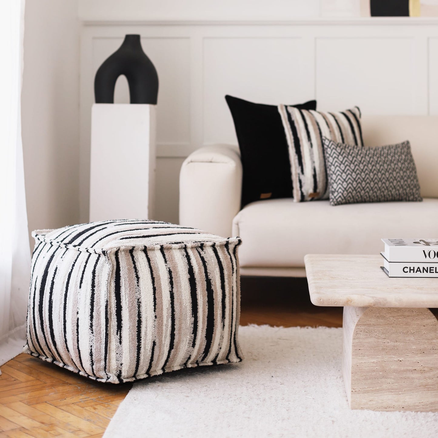 " Alpaka " - El Dokuma Tarzı Desenli Puf Puf