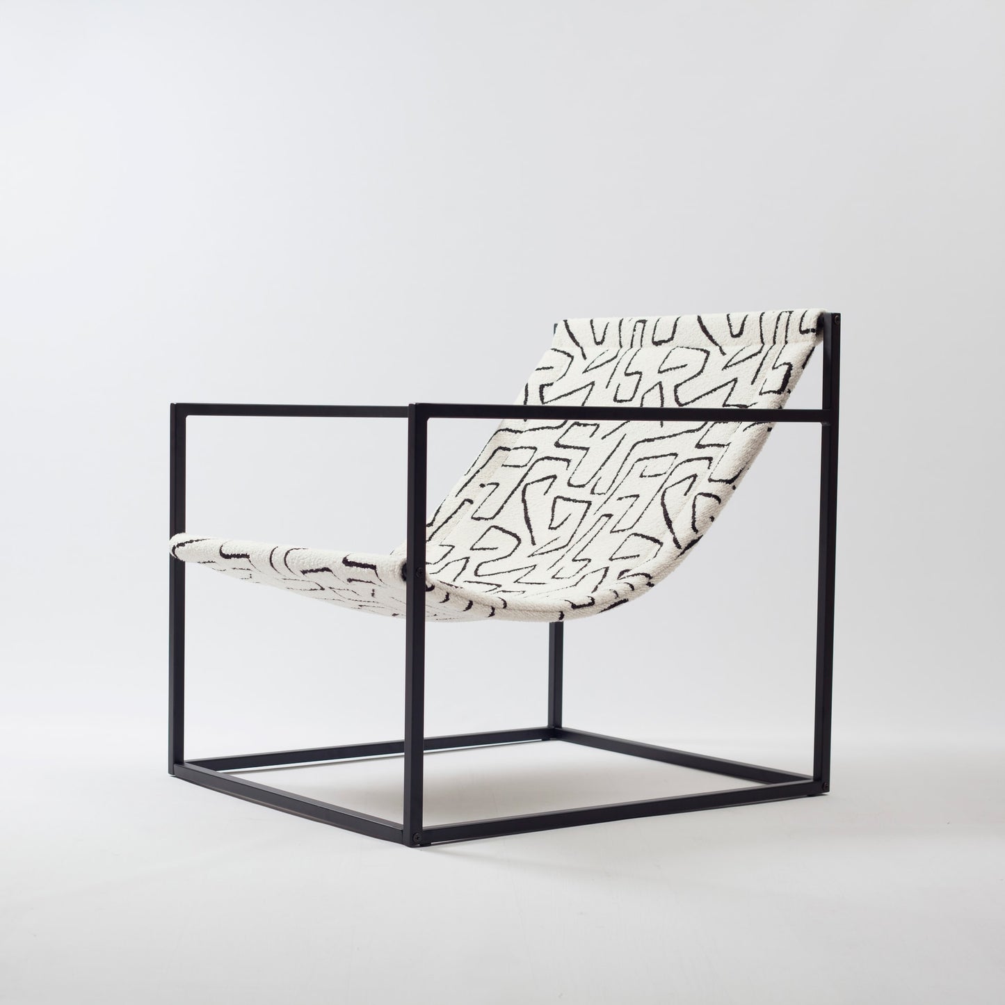 Bernie Chair Metal Koltuk - Beyaz & Siyah Desenli