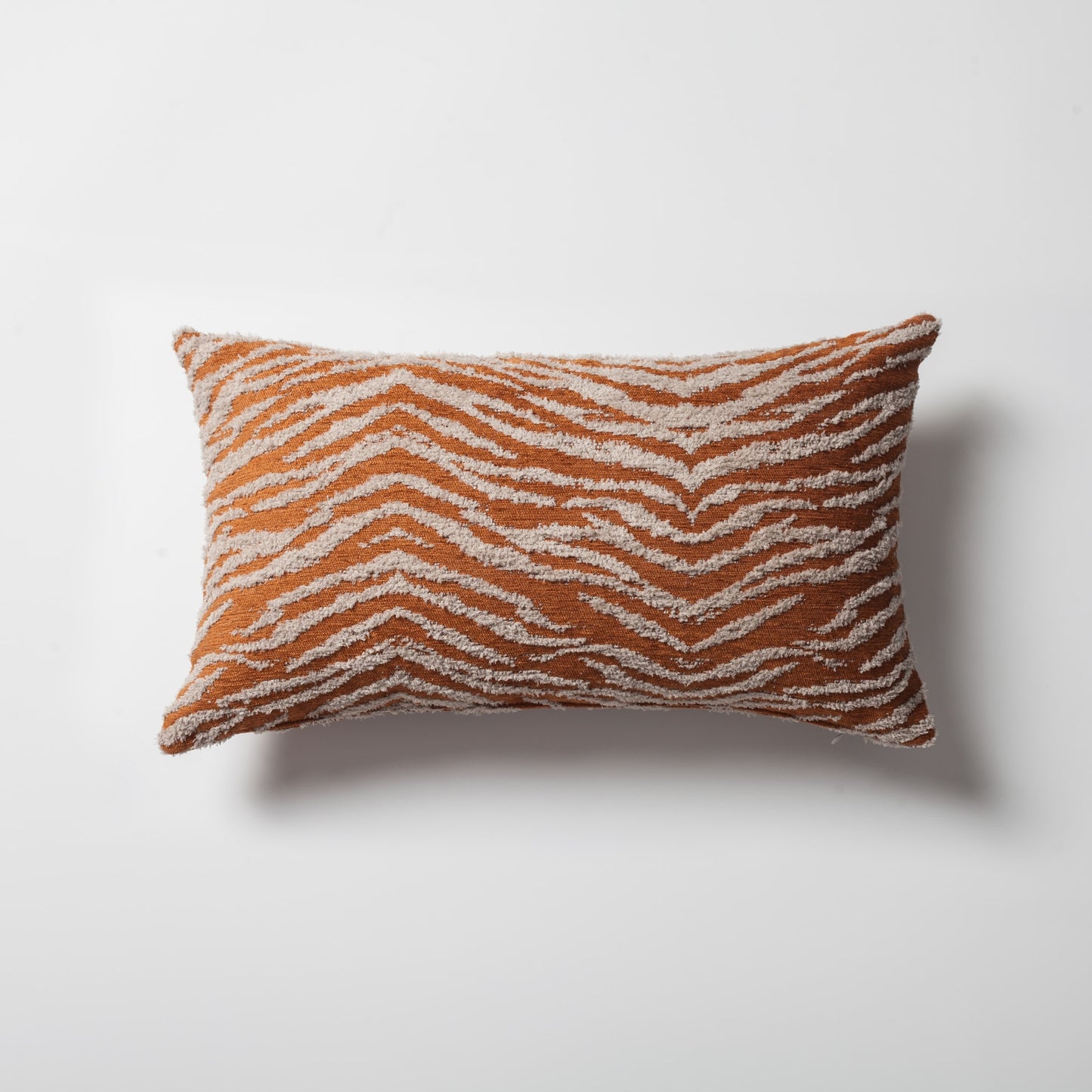 Tokyo  - Geometrik Zebra Desenli Kırlent 30x50 - Turuncu Kırlent
