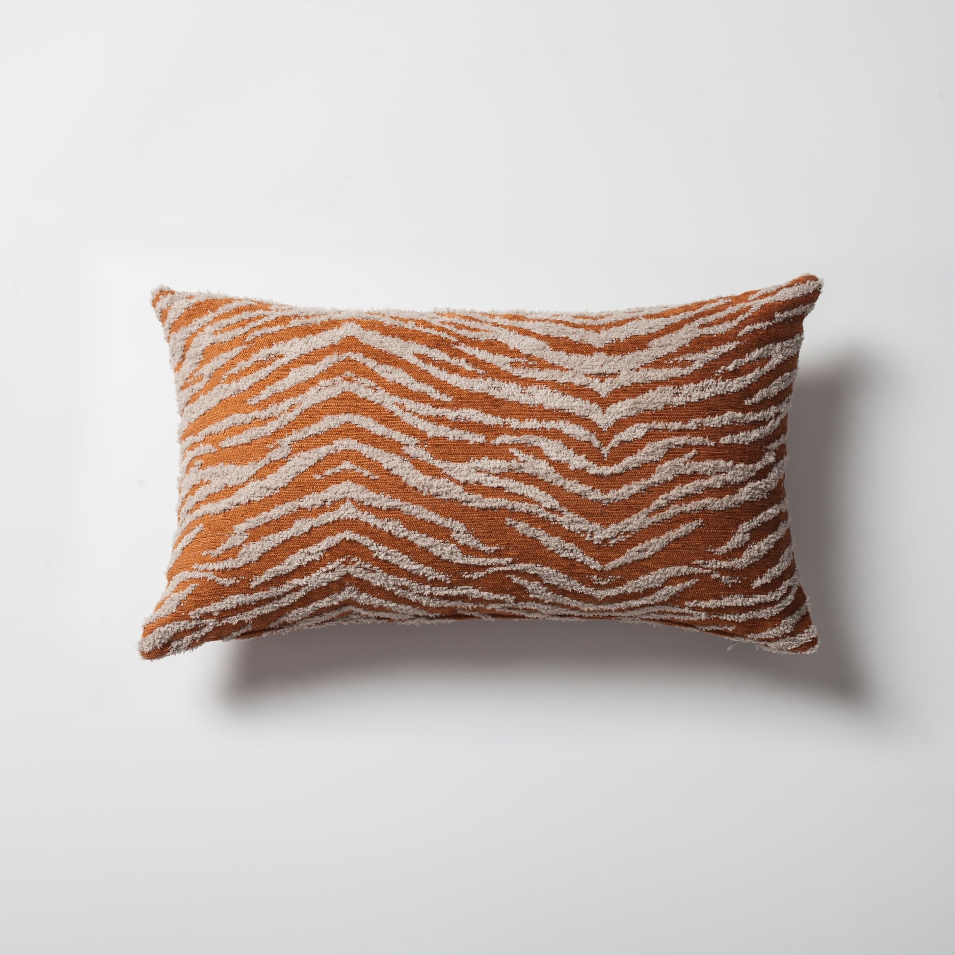 Tokyo  - Geometrik Zebra Desenli Kırlent 30x50 - Turuncu Kırlent