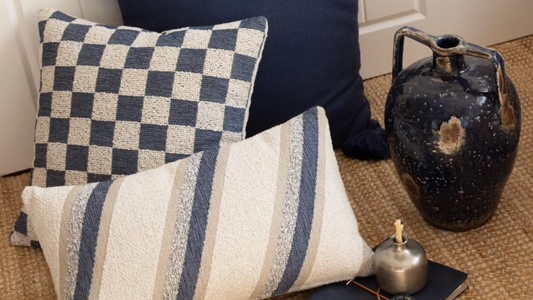 Modern Vurgularla Zamansız Şıklık: Dama Desenli Kırlentlerin Gücü