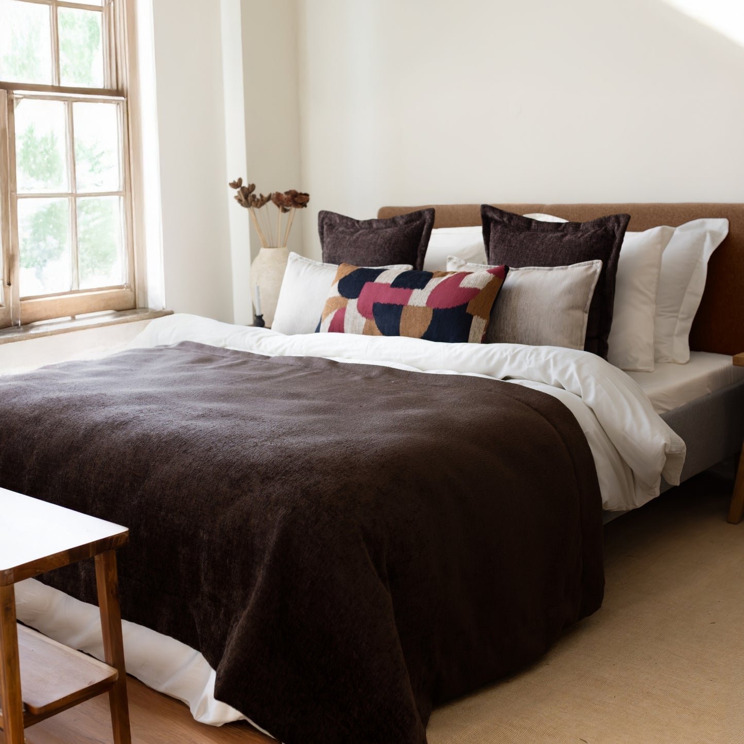 Borla & Otto- 5'li Kırlent ve Geniş Yatak Runner Set - Koyu Kahve