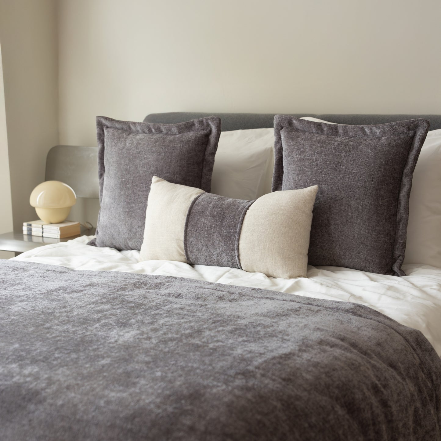 Borla & Belt - 3'lü Kırlent ve Geniş Yatak Runner Set - Gri