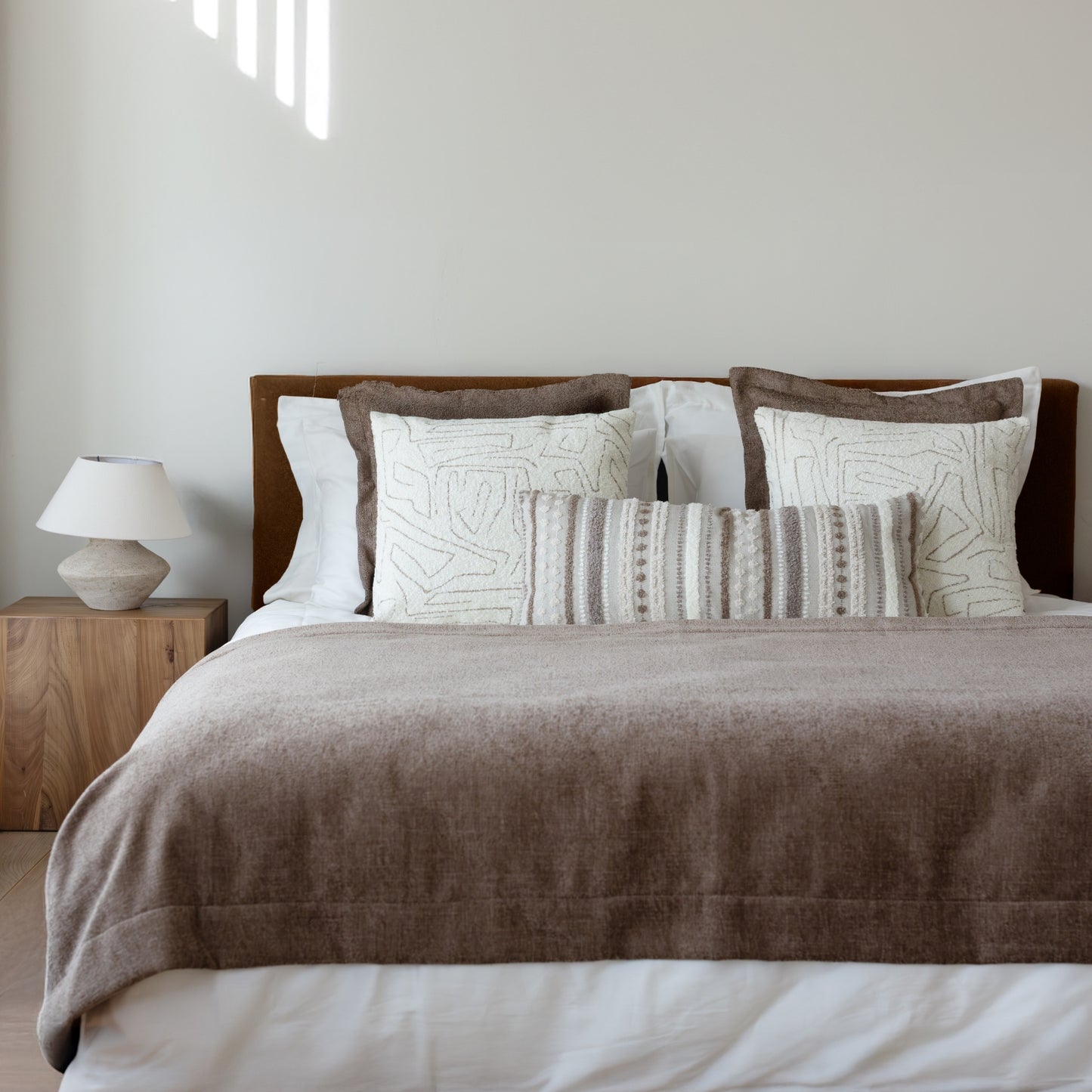 Borla & Amorf - 5'li Kırlent ve Geniş Yatak Runner Set - Sütlü Kahve