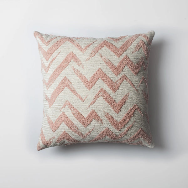Pembe beyaz zigzag desenli kırlent kılıfı 45x45 cm