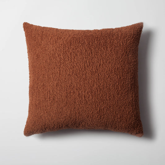 Kahverengi sheepskin dokulu tüylü kırlent kılıfı 50x50 cm