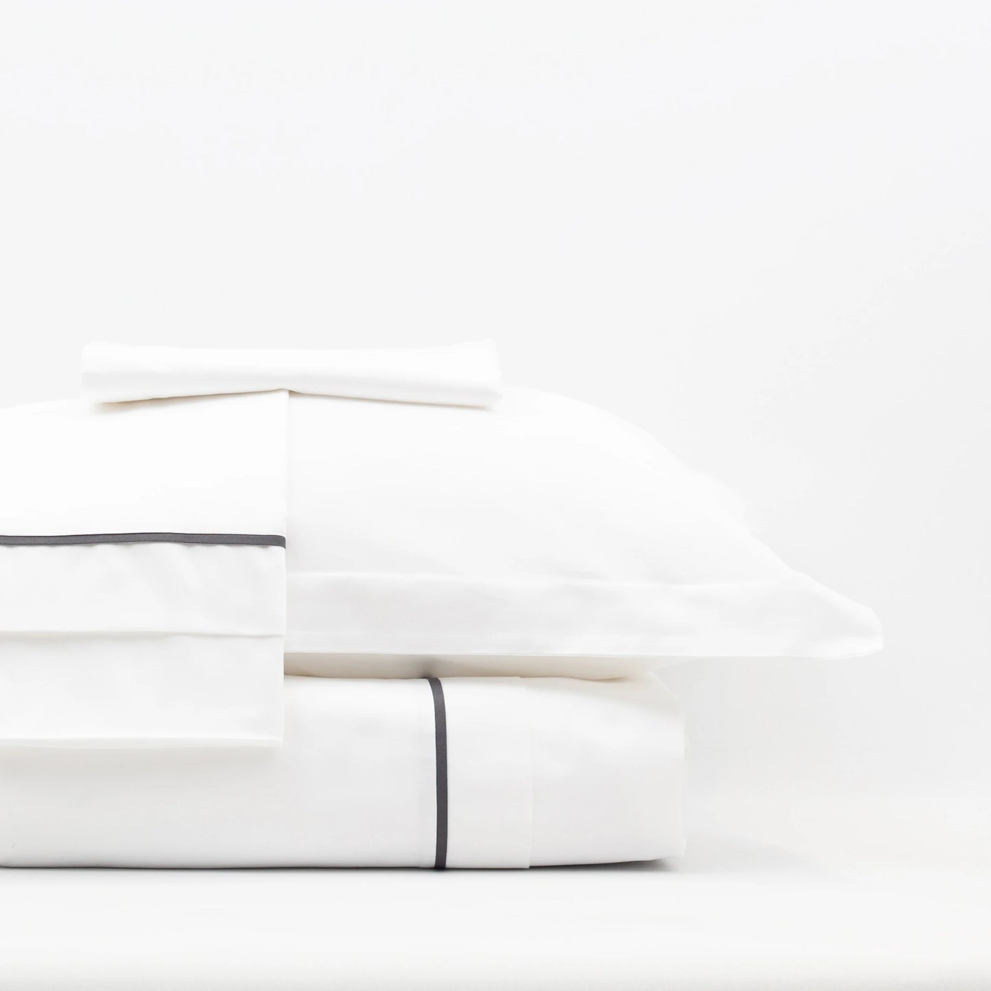 Lusso %100 Pamuk Çift Kişilik Antrasit Biyeli Beyaz Nevresim Takımı