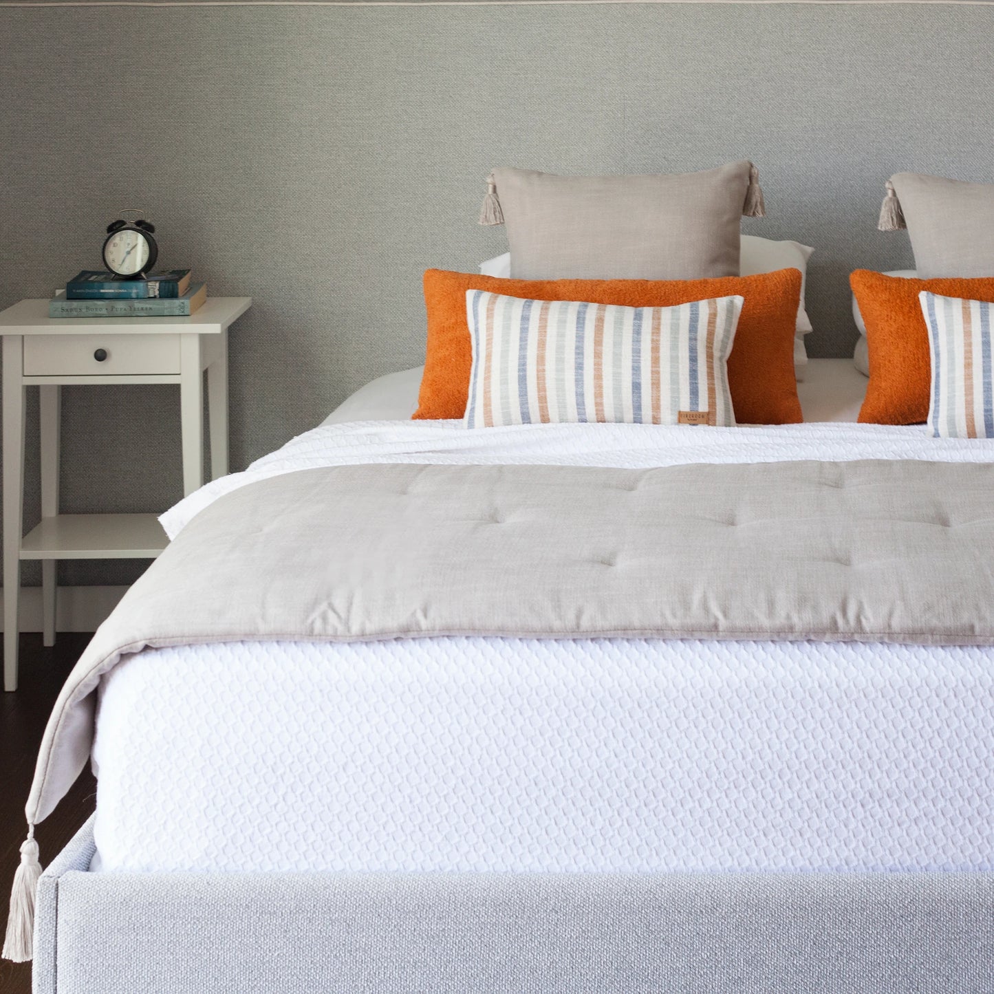 Loom Keten Püsküllü Yatak Runner + 6 Yastıklı Set Cozy Capri