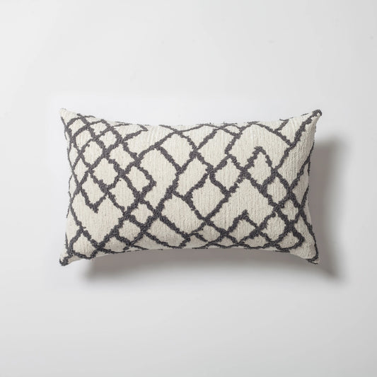 Gri etnik kilim desenli dikdörtgen kırlent kılıfı 30x50 cm