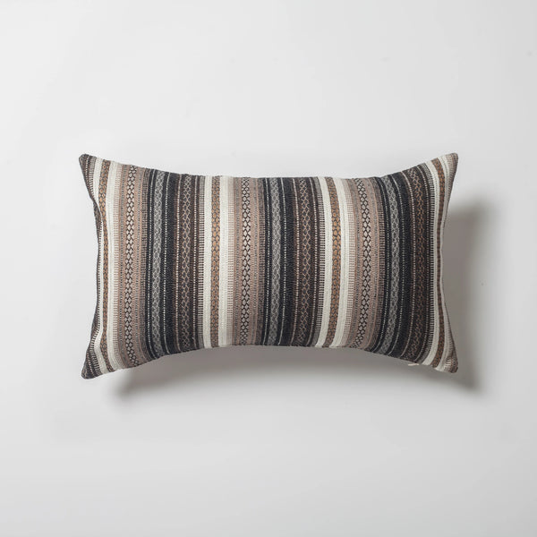 Kahverengi etnik kilim desen çizgili kırlent kılıfı 30x50 cm