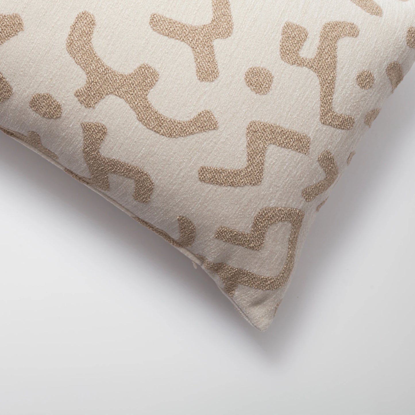 Nandos - Labirent Desenli 35x70 Kırlent - Krem