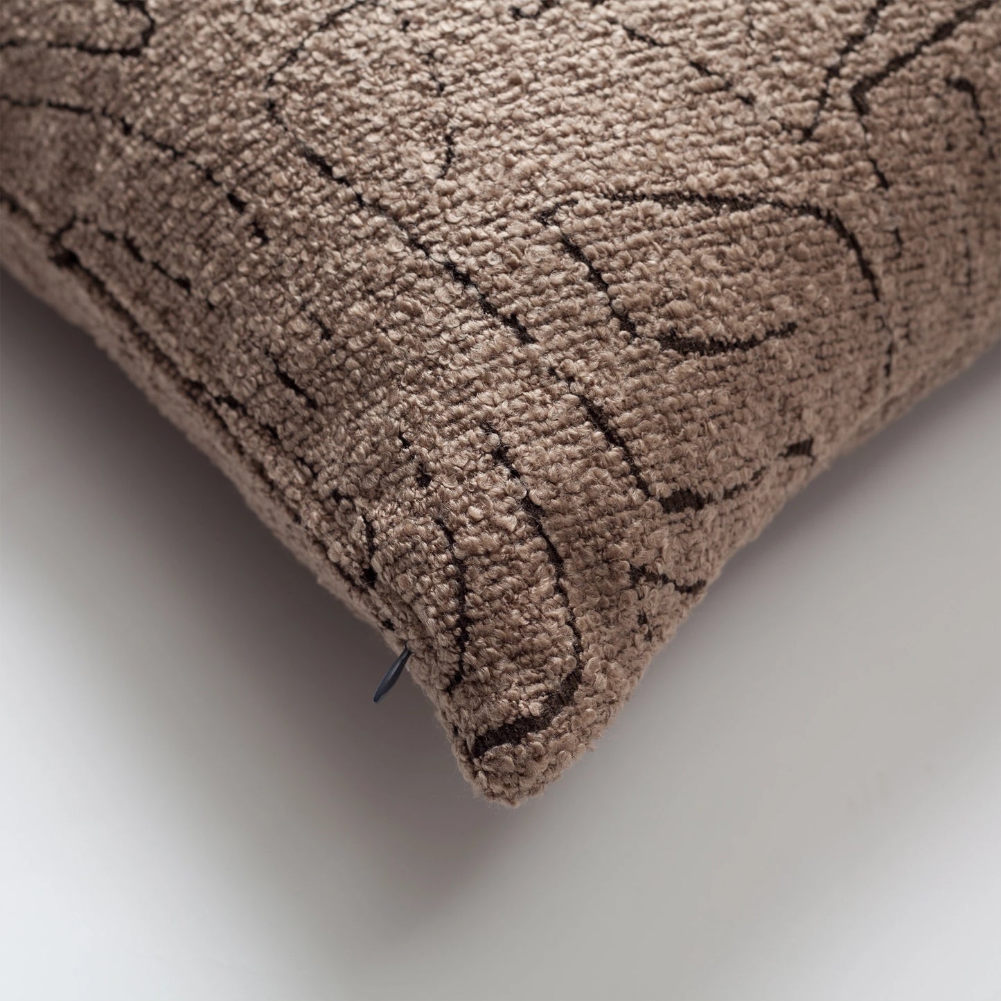 Amorf - Soyut Desenli 50x50 Kırlent - Kahverengi