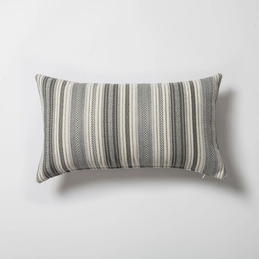 Gri çizgili etnik motif desenli kırlent kılıfı 30x50 cm