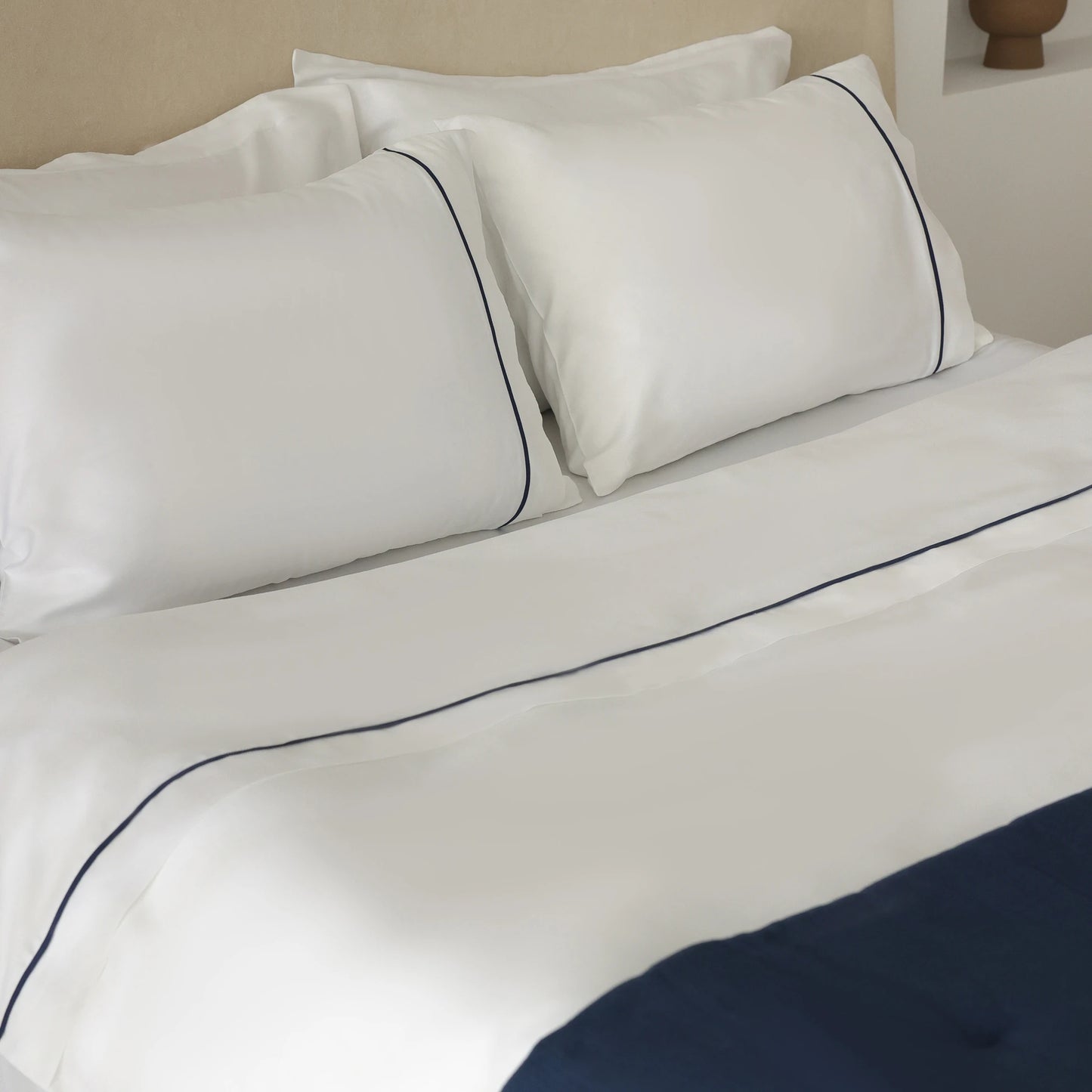 Lusso %100 Pamuk Çift Kişilik Lacivert Biyeli Beyaz Nevresim Takımı