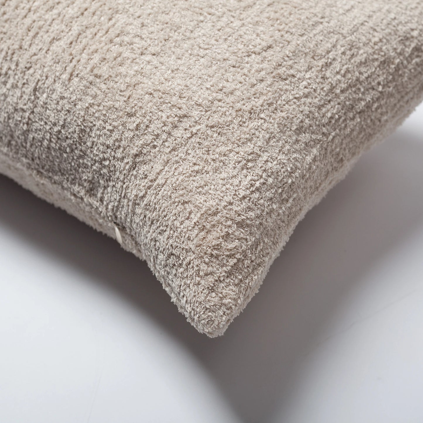 Cozy - Sheepskin Dokulu Tüylü Kırlent 35x70 - Bej