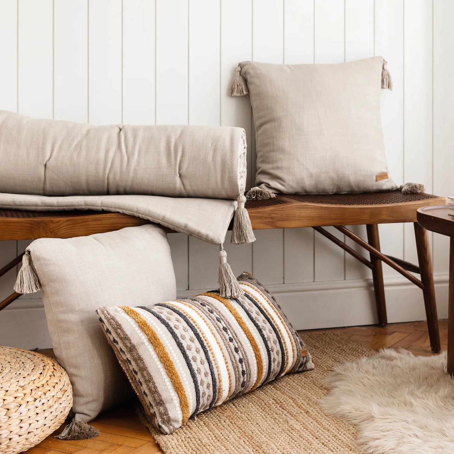 Loom Keten Püsküllü Yatak Runner + 3 Yastıklı Set Nomad