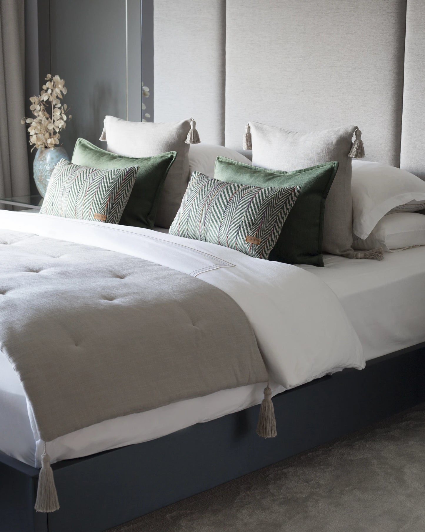 Loom Keten Püsküllü Yatak Runner + 6 Yastıklı Set Eliza Sense - Yeşil