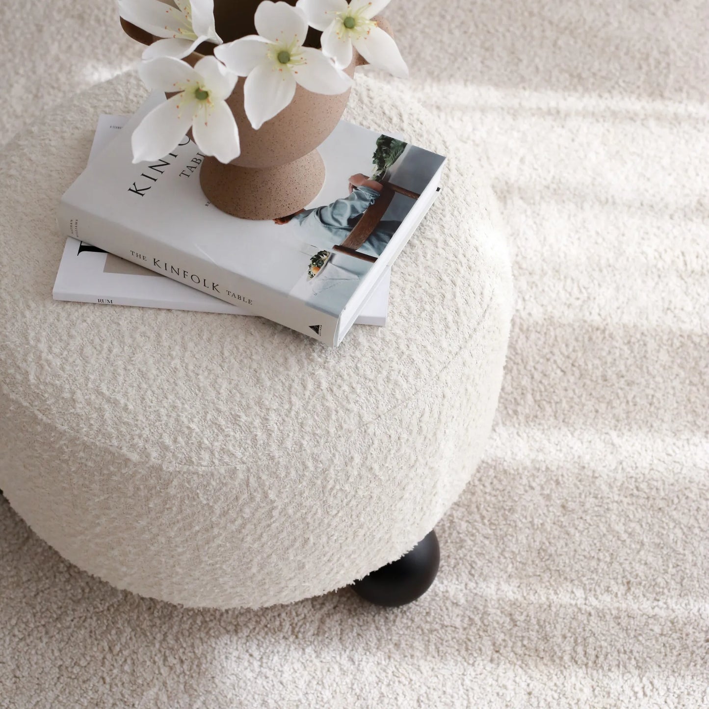 Pop - Puf - Ahşap Ayaklı Yuvarlak Puf - Beyaz