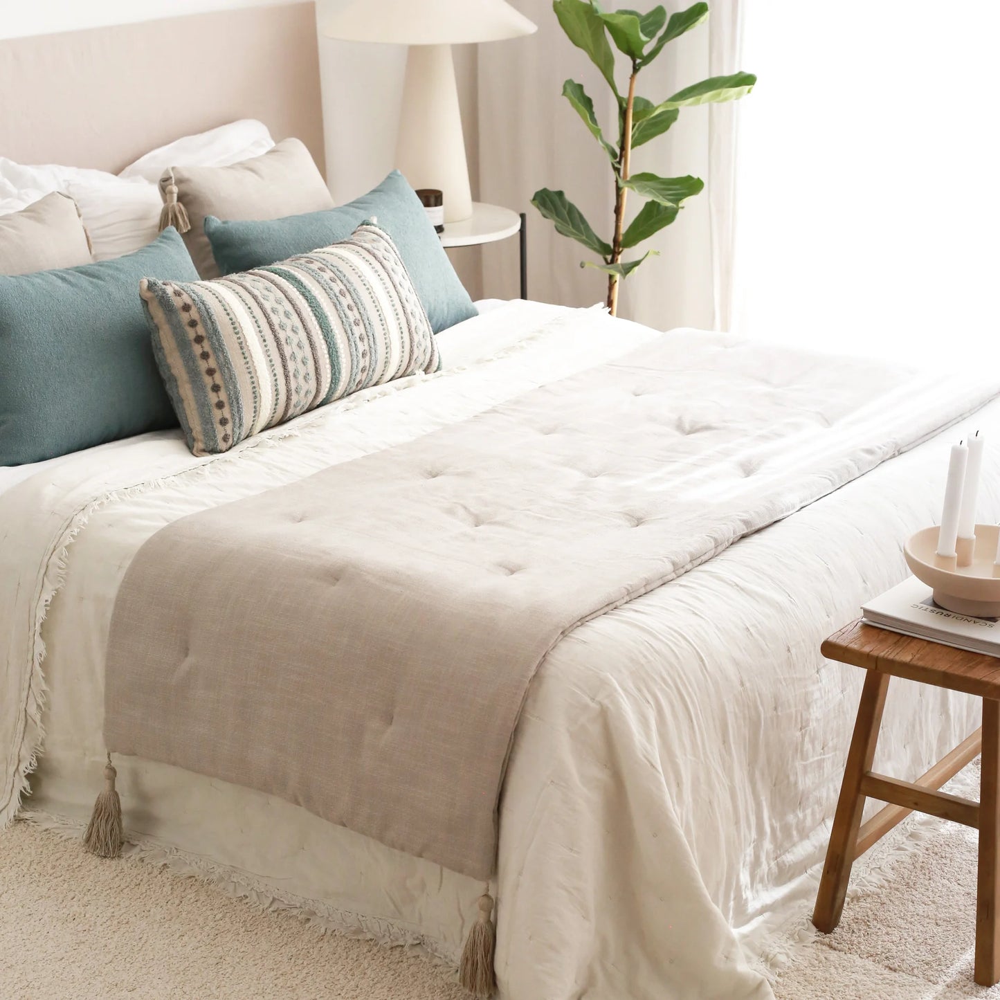 Loom Keten Püsküllü Yatak Runner + 5 Yastıklı Set Nomad Julia - Mavi