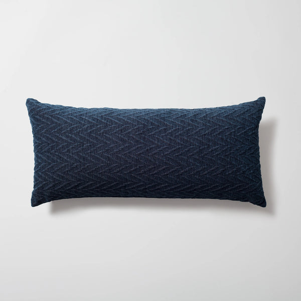 Lacivert kabartma desenli kırlent kılıfı 35x70 cm