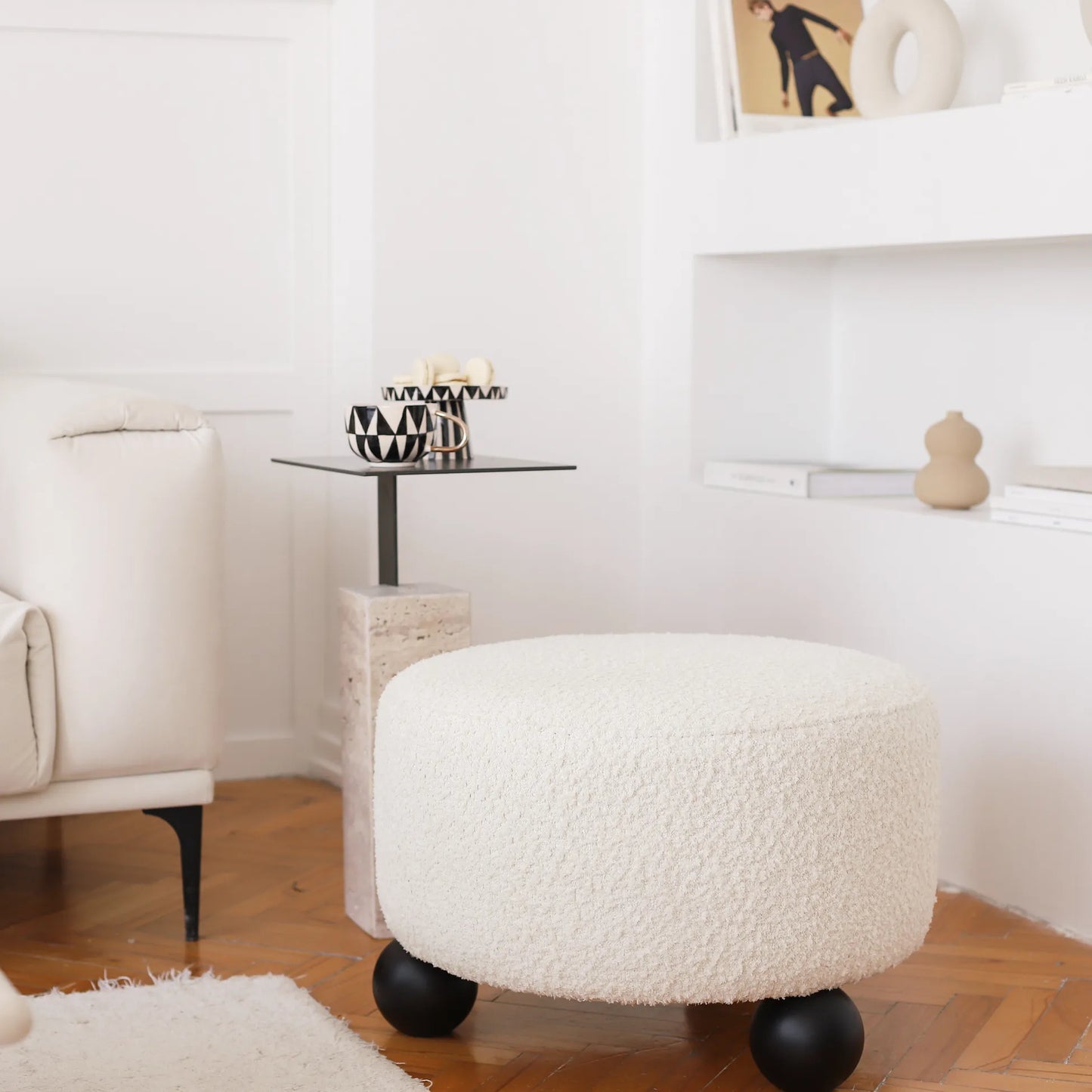 Pop - Puf - Ahşap Ayaklı Yuvarlak Puf - Beyaz