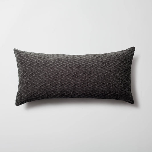 Gri kabartma desenli kırlent kılıfı 35x70 cm