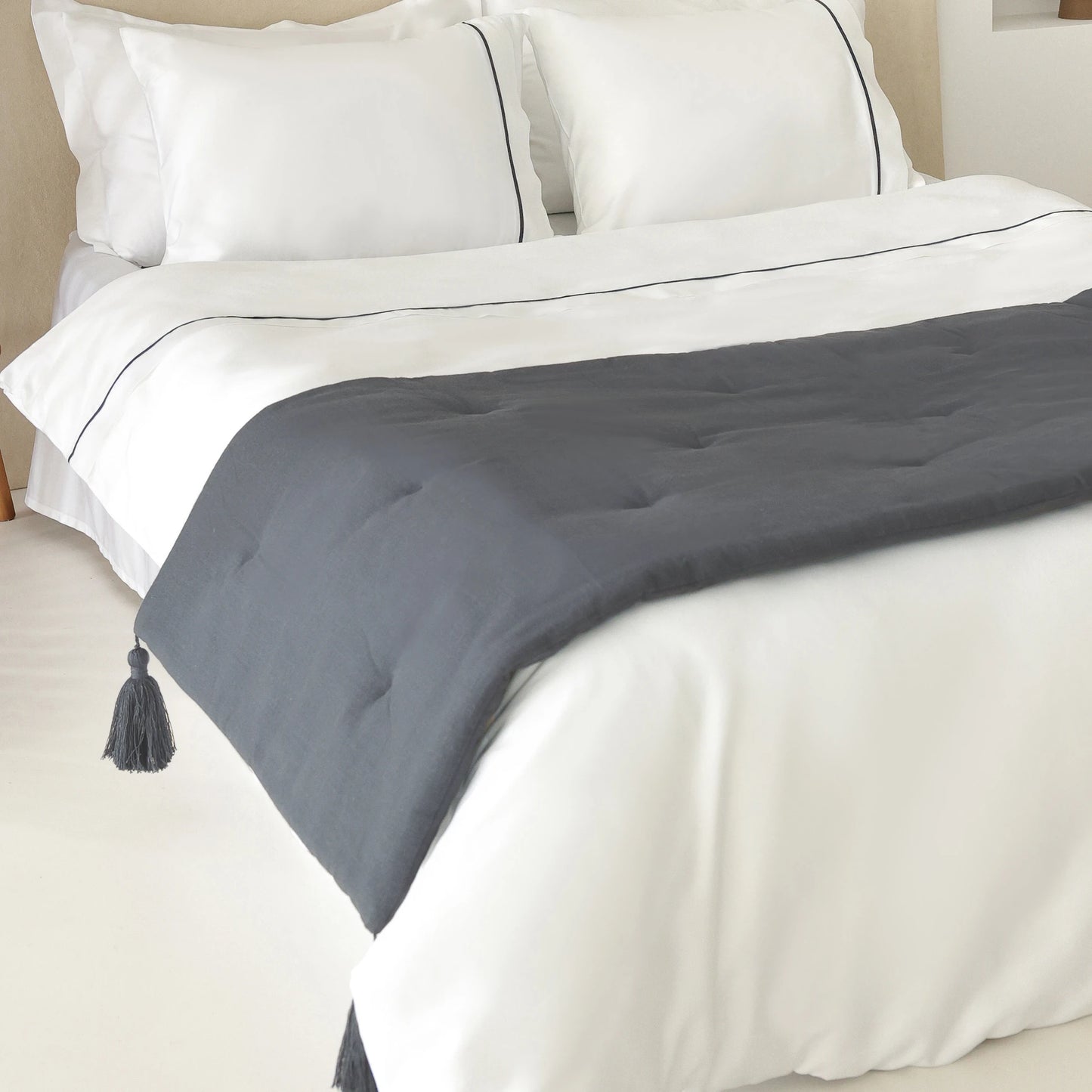 Lusso & Loom Nevresim Takımı + Runner 2 Yastıklı Set - Koyu Gri