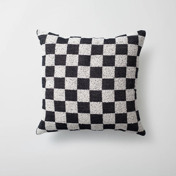 Siyah beyaz keten dama desenli kırlent kılıfı 45x45 cm