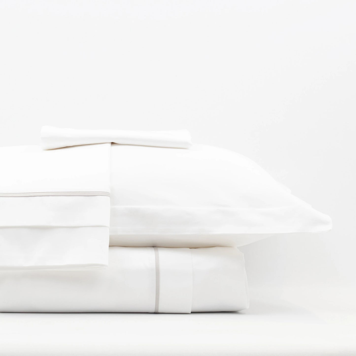 Lusso %100 Pamuk Çift Kişilik Taş Gri Biyeli Beyaz Nevresim Takımı