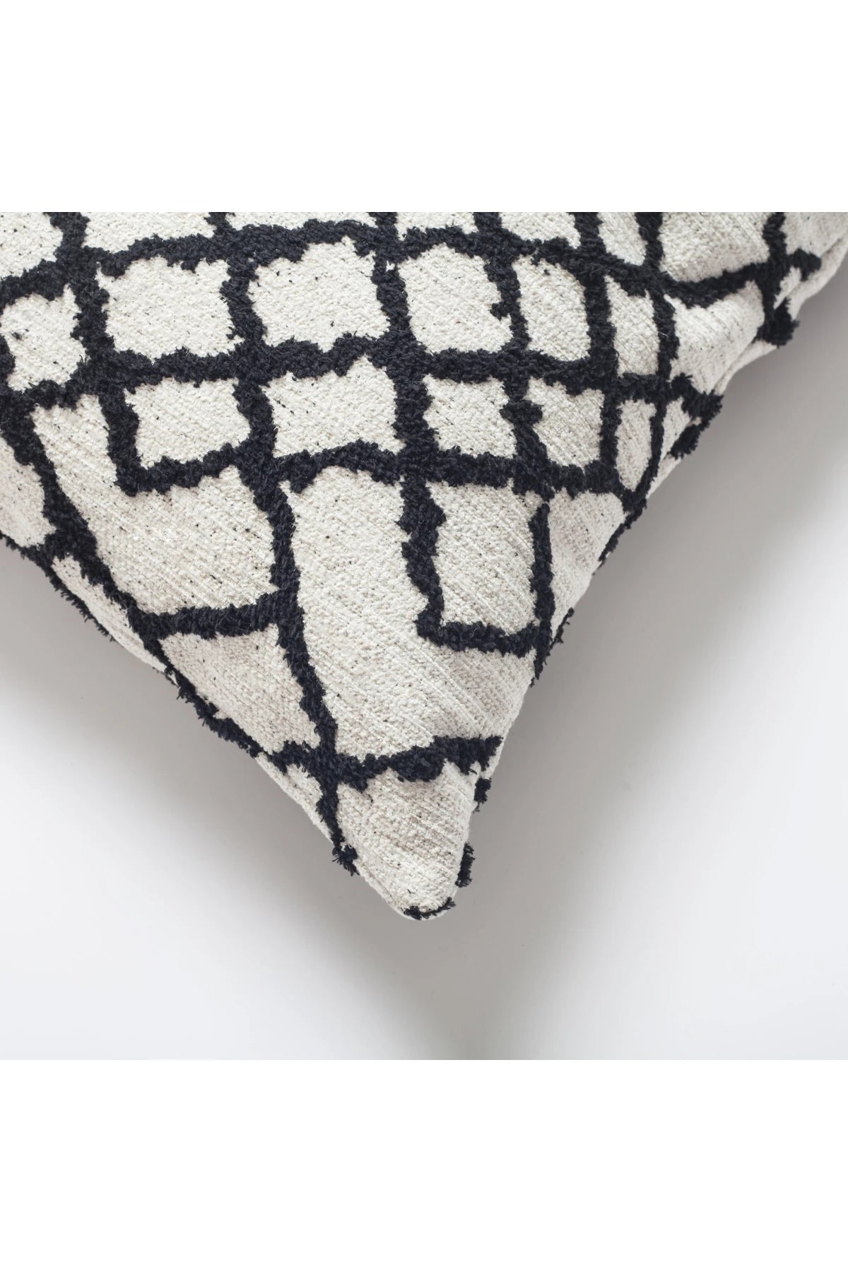 Maya - Etnik Kilim Desenli Kırlent 50x50 - Siyah & Beyaz